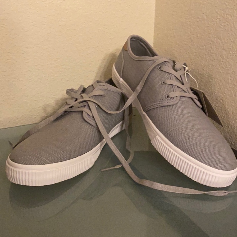 Toms Carlo Canvas Sneakers Size 9